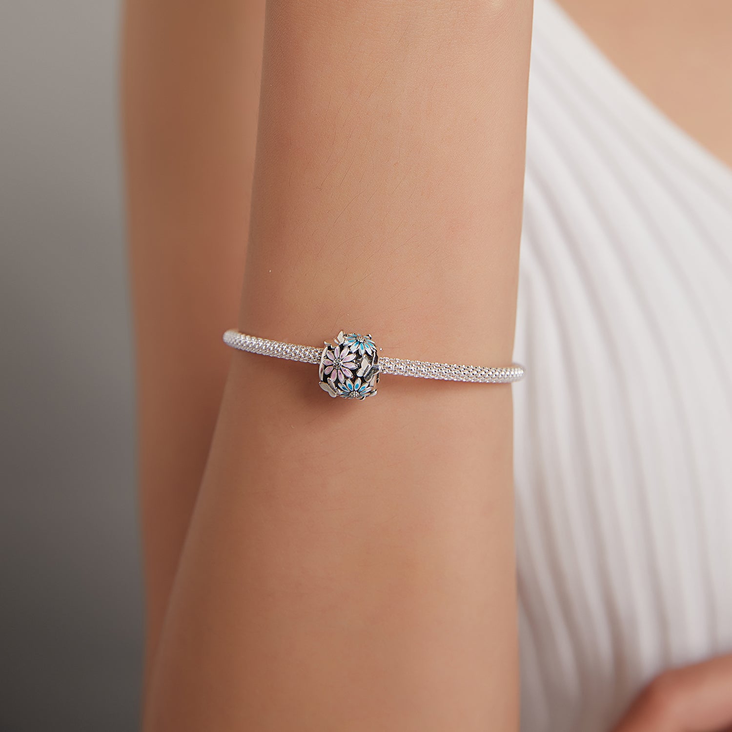 Bright Daisy Flower Charm - Lullaboo