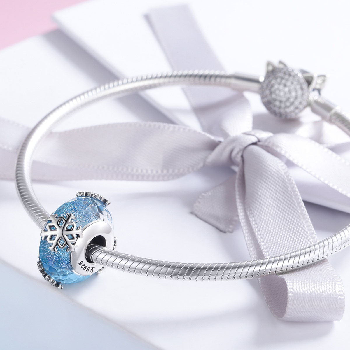 Winter Glass Bead - Lullaboo